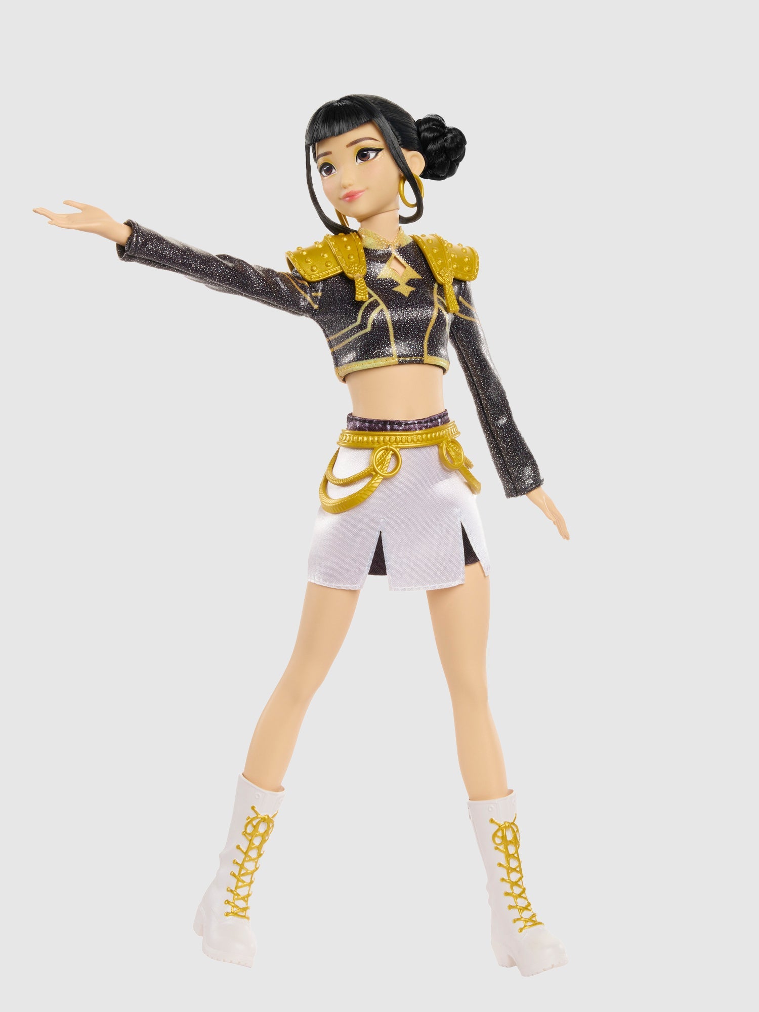 KPop Demon Hunters Mattel Singing Doll Golden Zoey HUNTR/X
